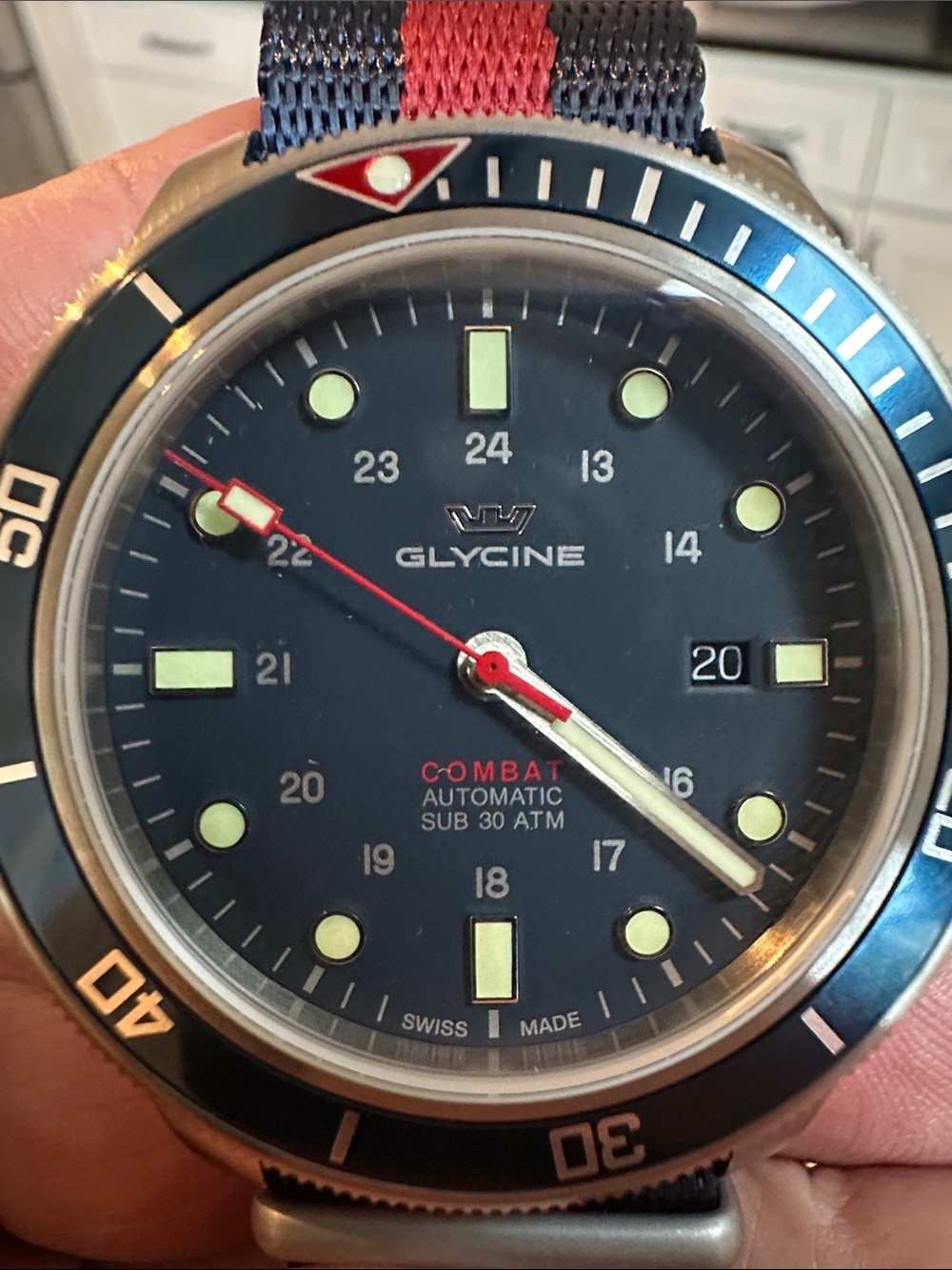Glycine Combat 46 Automatic Dive Watch – Navy Dial